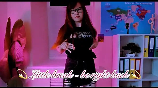 CarolGiggly live cam on StripChat