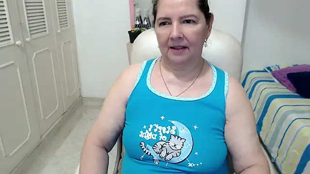 leonela_69 live cam preview