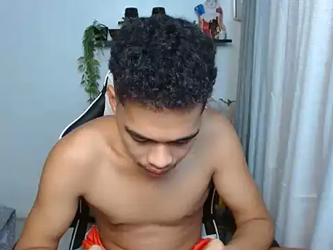 curlyasian_njxx on Stripchat
