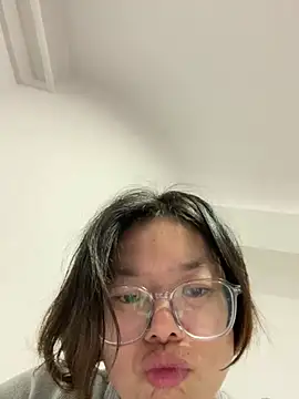 suning668 live cam on StripChat