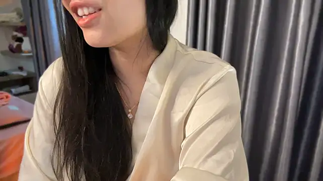 Show de webcam en vivo con _Cam_baby - Juguetes Lovense interactivos disponibles