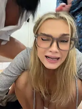 Nicoleevien Live Webcam on Stripchat