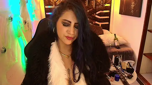 scarleth_blue
