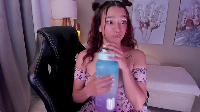charlotte_bluee (F young) - TIE BOOBS 🍒🔥