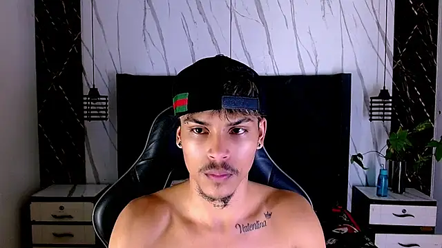 Angel_foxc13 live cam preview