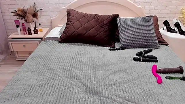 Jullia_Moor live cam preview