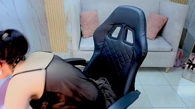 Luana_s live cam preview