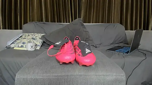 pablo_feet