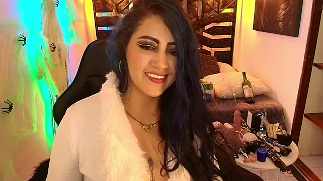 scarleth_blue