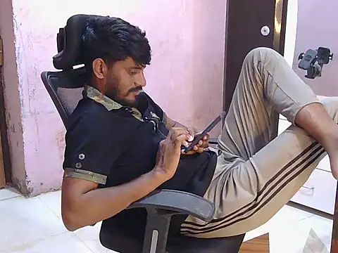 Yuvi_hot live sex cam
