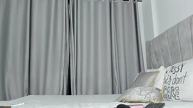 thee_sexy_goddess (F young) - a huge mess