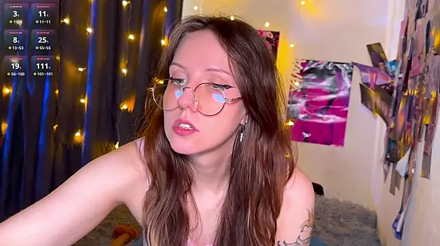 ViolettMo0n live cam on StripChat