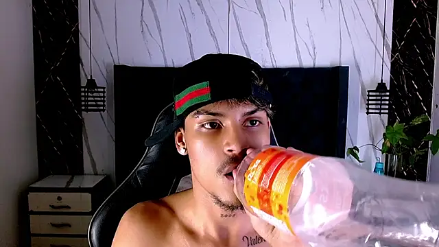 Angel_foxc13 live cam preview