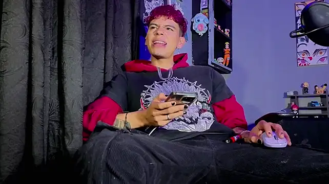 MikeyKuro live cam preview
