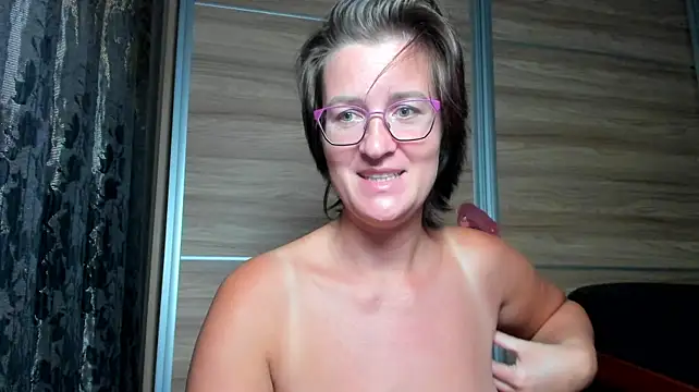 CurvyJules69