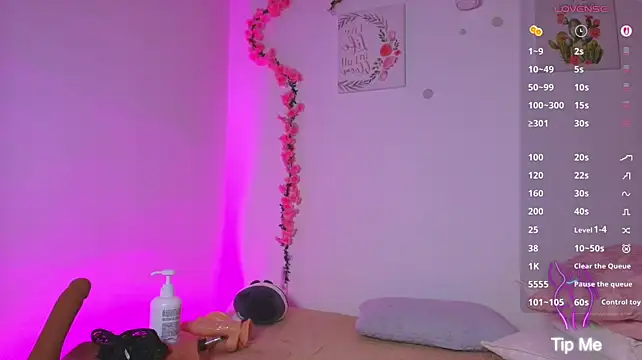 PollyGrey_1 live cam on StripChat