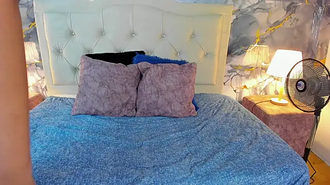 Larissa_Frost
