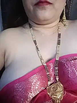 naughtymadam live cam on StripChat
