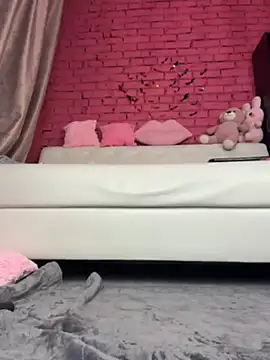 free naked webcam NinaVerse