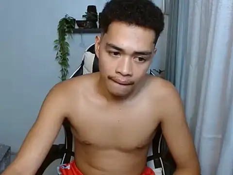 curlyasian_njxx