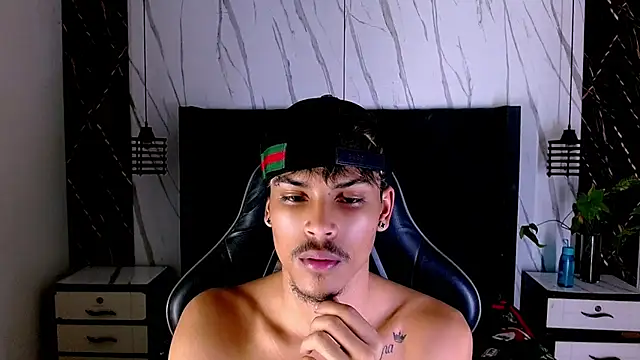 Angel_foxc13 live cam preview