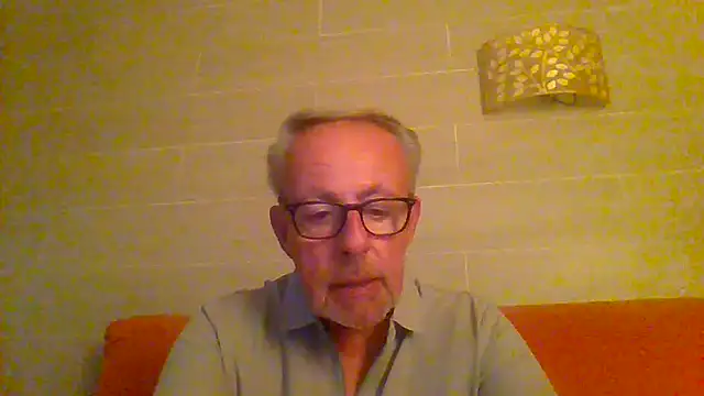tuggy59 (M grandpa) - cumming with my vibrator