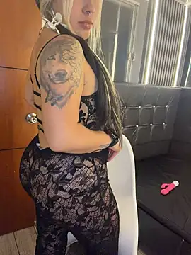ManuelaVeeleez