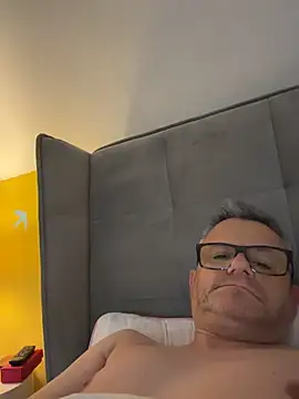 naughtybutnice76 live cam preview