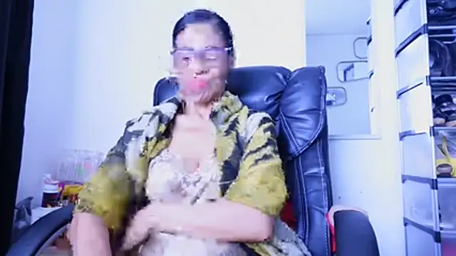 Aries_Mature live cam preview