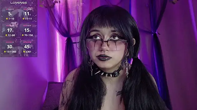 Navier__ live cam on StripChat
