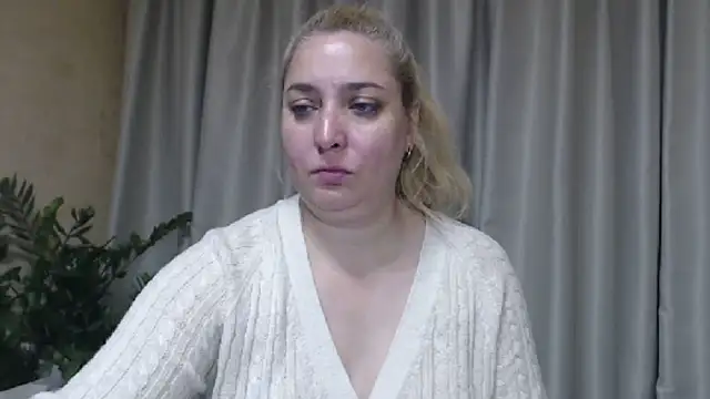 sweetpussy13 live cam on StripChat