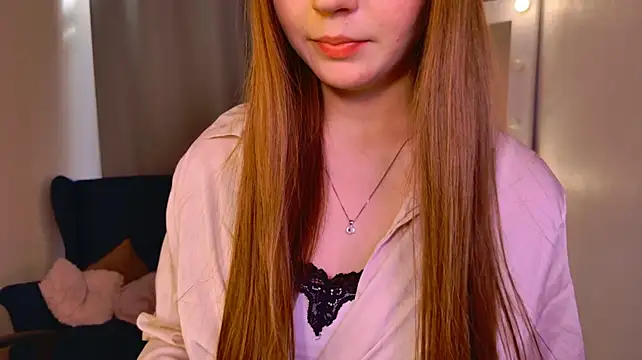 RileyBloomss live cam preview