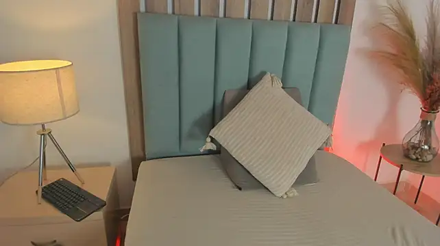 AnnaBroooks