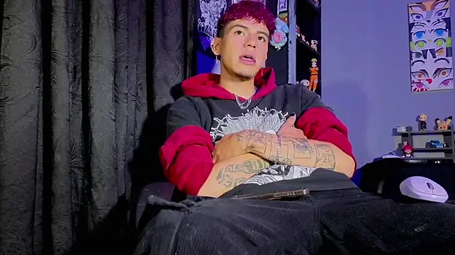 MikeyKuro webcam