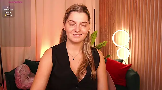 LucreciaStorm Momentaufnahme des Live-Raums auf Stripchat