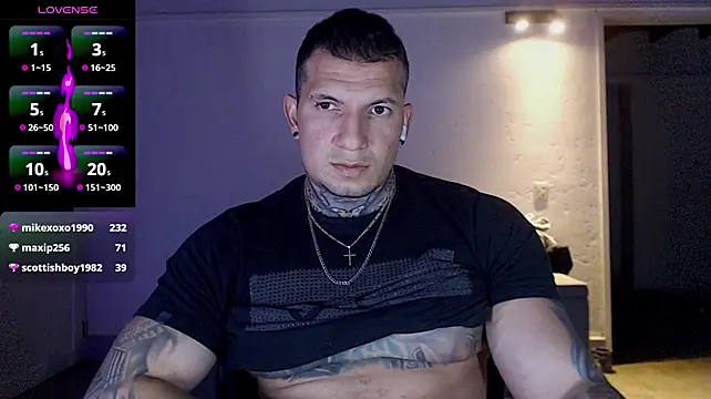 Shane_Clay live cam on StripChat