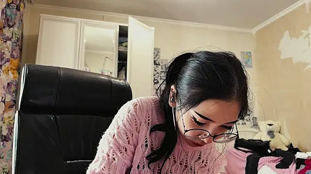 JoiePaschall live cam on StripChat