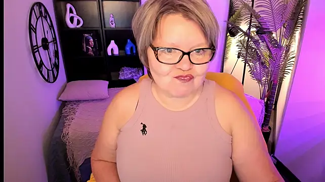Shannonshine live cam on StripChat