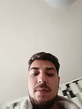 RoBeRt99925 live sex cam