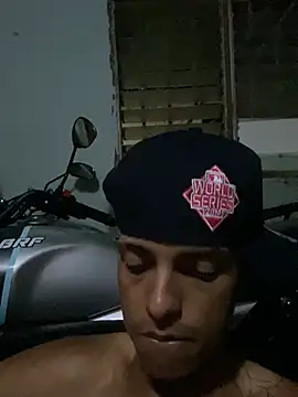 Aleexxx_2005 live cam preview