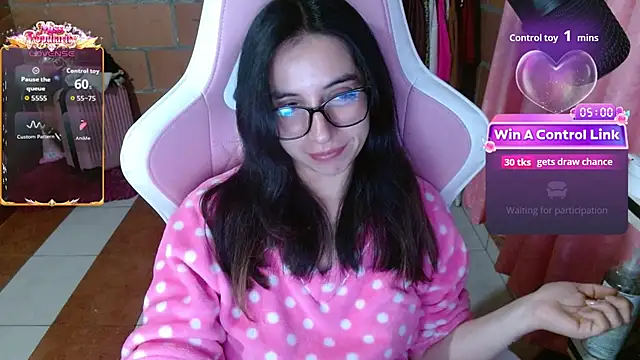 Maggie_Fox3 teasing cock size rating