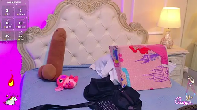 malaikabrown (F young) - Ride dildo with back to the mirror