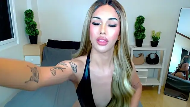 HorsecockMadison live cam on StripChat