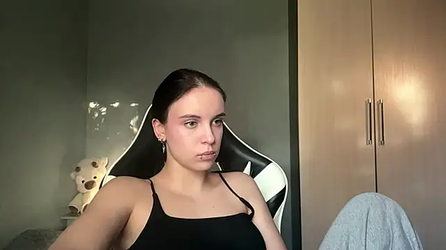 Hisaky live cam on StripChat