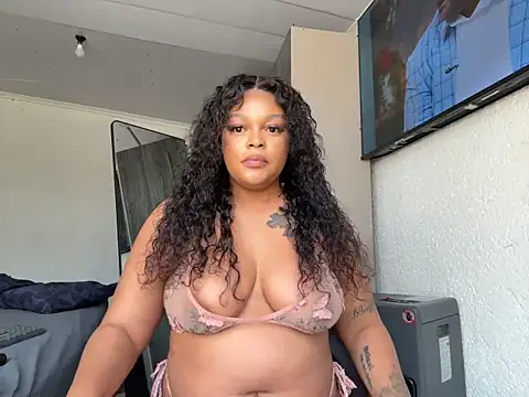 Iam-Sharifa live cam on StripChat