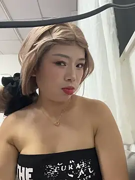 milkwine live cam on StripChat