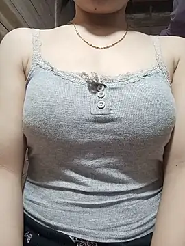 LucyyLy live cam on StripChat