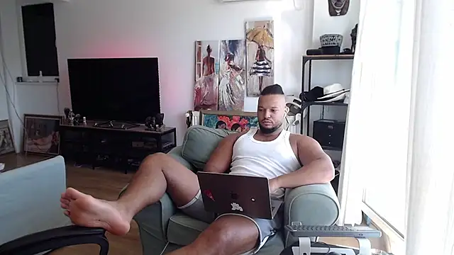 1LordKingsley live cam on StripChat