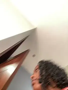Sis27 live cam on StripChat