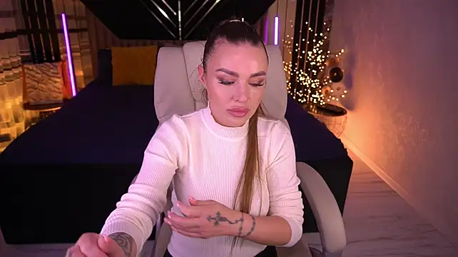 EmilyySecret live cam preview